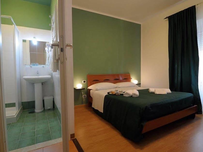 Trasteveredreamsuites Bed & Breakfast 2*