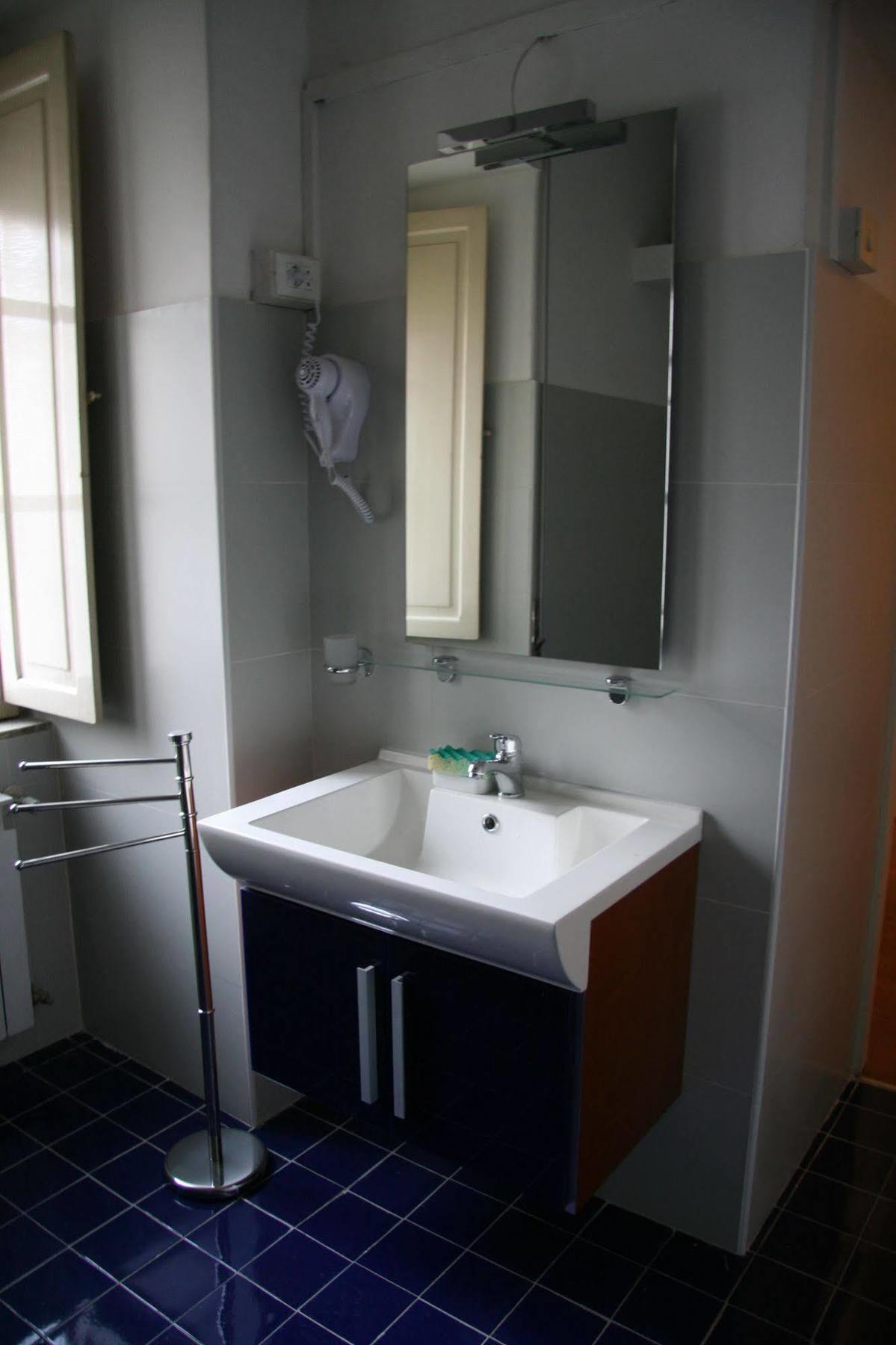 Trasteveredreamsuites Bed & Breakfast 2*