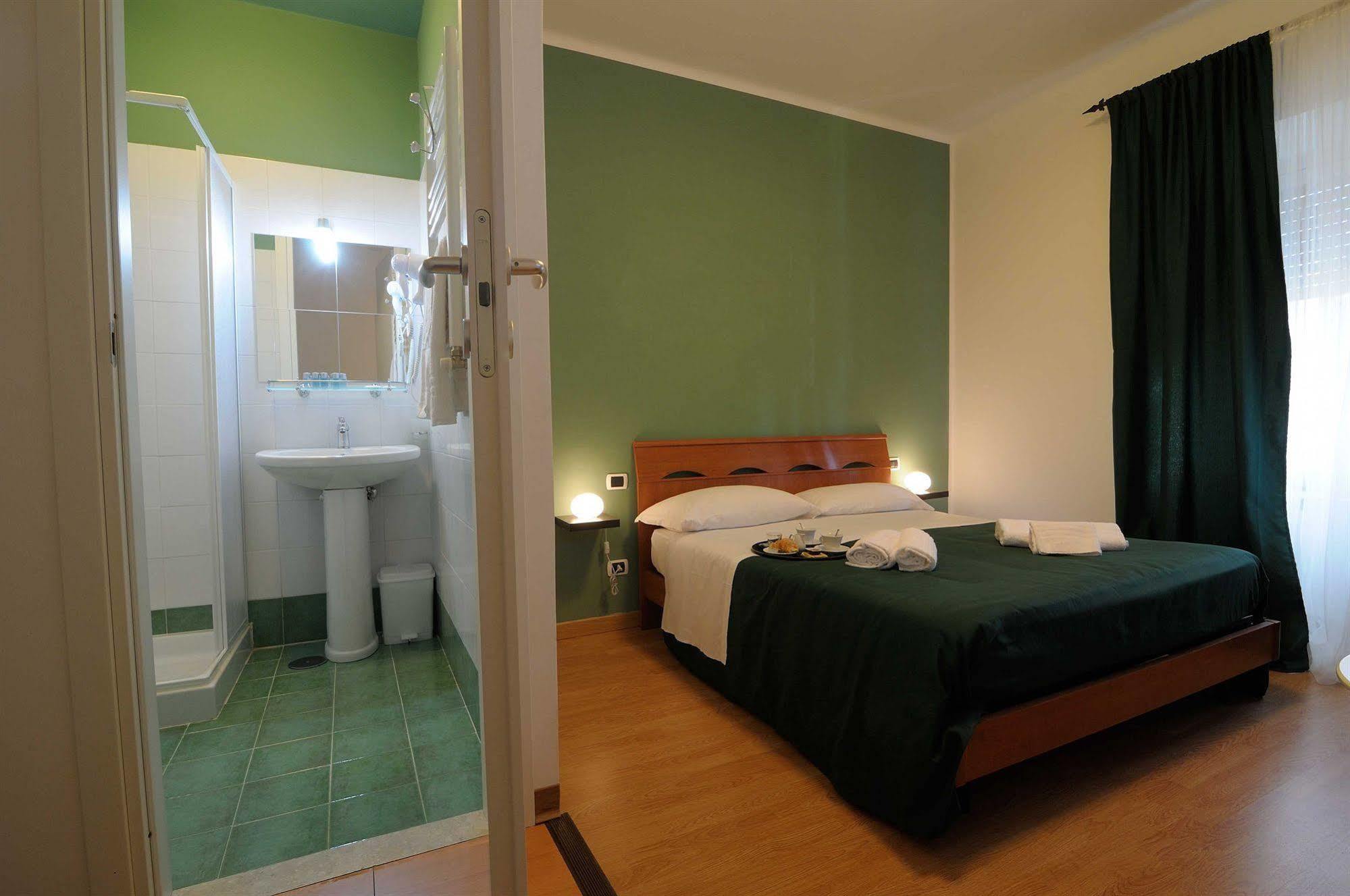Trasteveredreamsuites Bed & Breakfast 2*