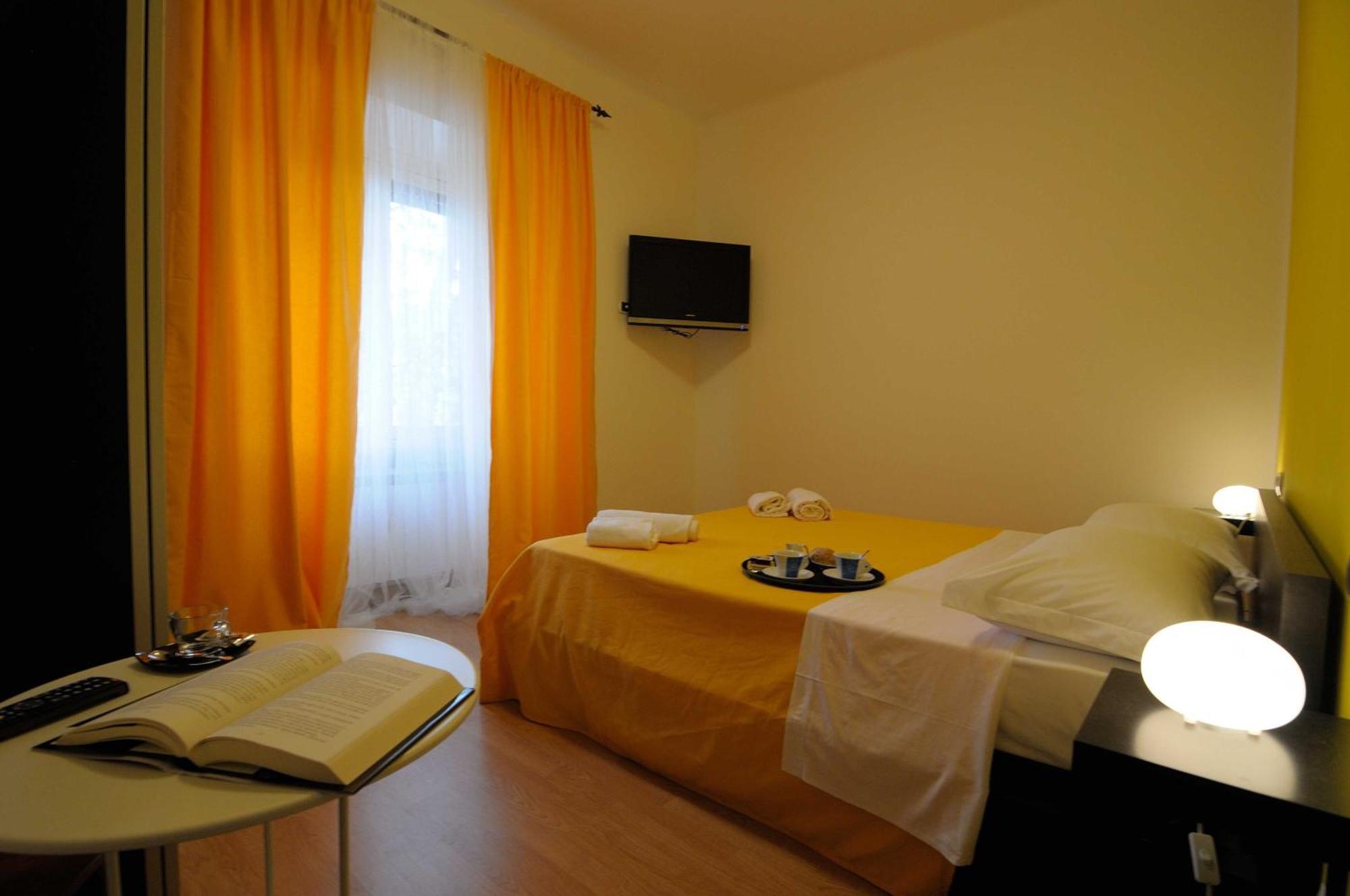 Trasteveredreamsuites Bed & Breakfast 2*